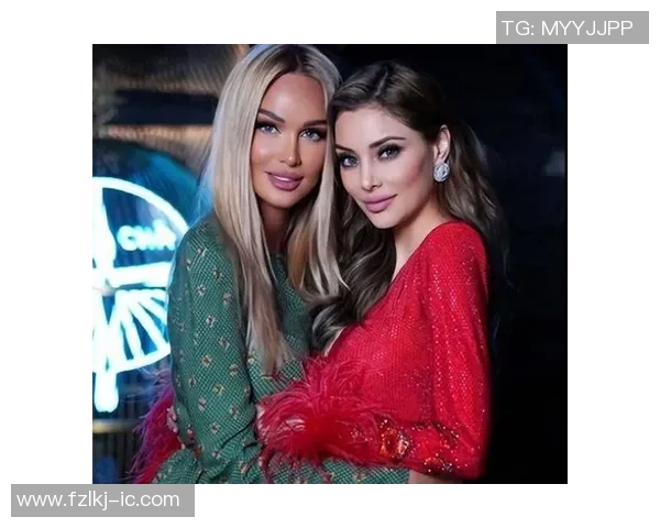 国外足球明星的美丽妻子们她们的魅力与风采尽显无遗 国外足球明星的美丽妻子们她们的魅力与风采尽显无遗